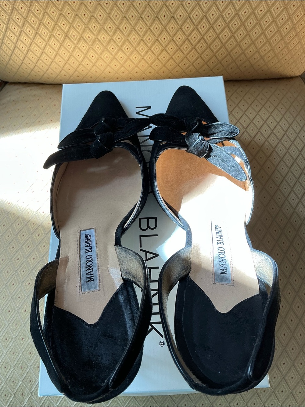 Manolo Blahnik Black Suede Pointed Knot Slingback Pumps - Picture 8 of 10